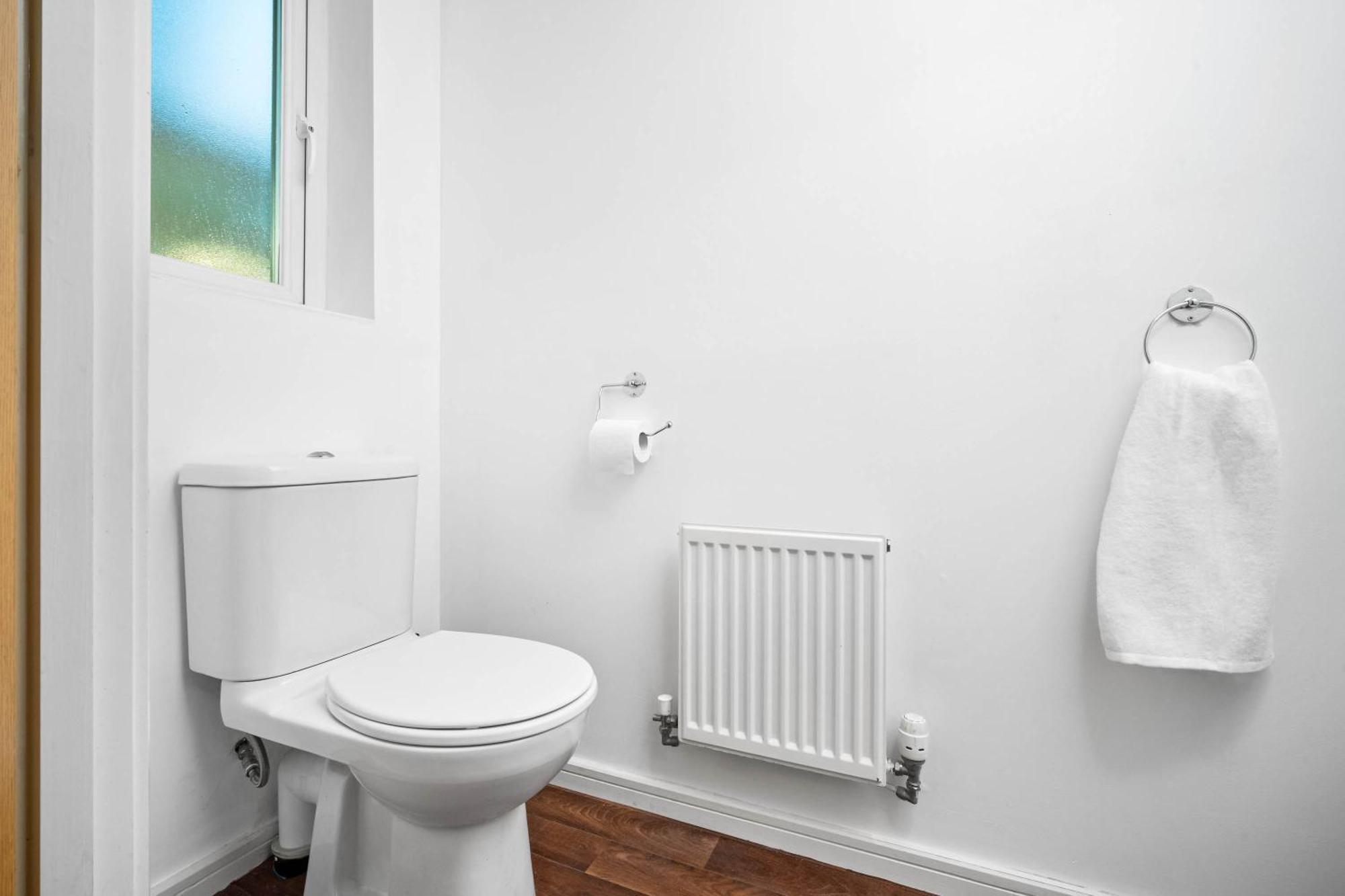 Stylish Manchester 4 Bed House W/Garden ✘ Sleeps 9 - Salford ☆ Free Parking → Smart Tvs In Every Bedroom ☆ Free Netflix & Ultra Fast Wifi ✪ 6 Min To City Centre, Close To Trafford Centre, Etihad Stadium, Manchester Arena, Clubs & More! Dış mekan fotoğraf
