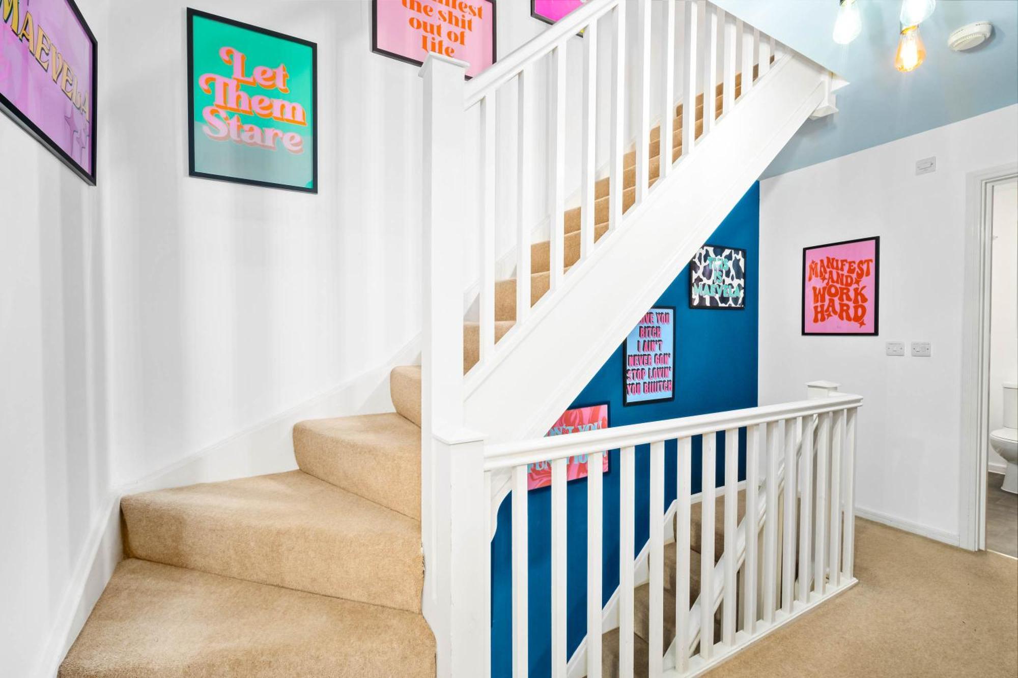 Stylish Manchester 4 Bed House W/Garden ✘ Sleeps 9 - Salford ☆ Free Parking → Smart Tvs In Every Bedroom ☆ Free Netflix & Ultra Fast Wifi ✪ 6 Min To City Centre, Close To Trafford Centre, Etihad Stadium, Manchester Arena, Clubs & More! Dış mekan fotoğraf